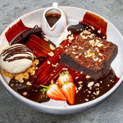 Brownie with ice cream