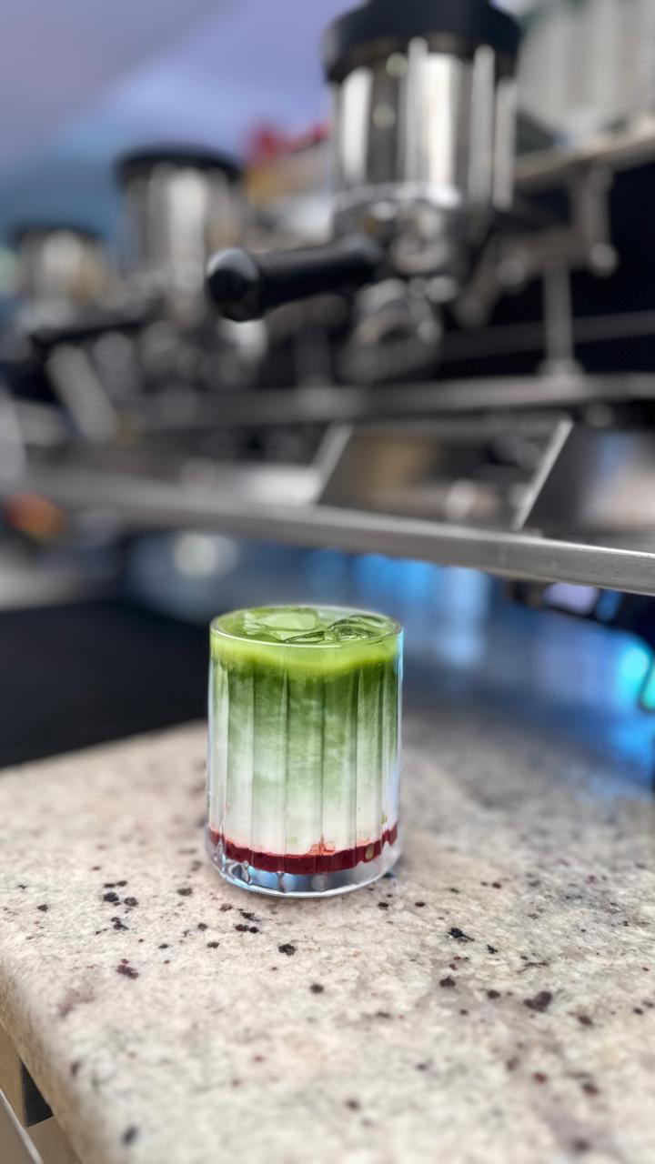Ice Strawberry Matcha