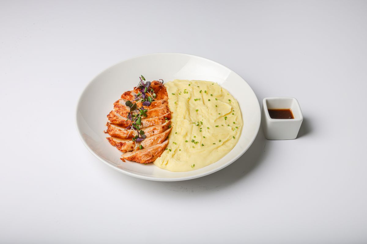 Grilled Chicken with  Mashed Potato 