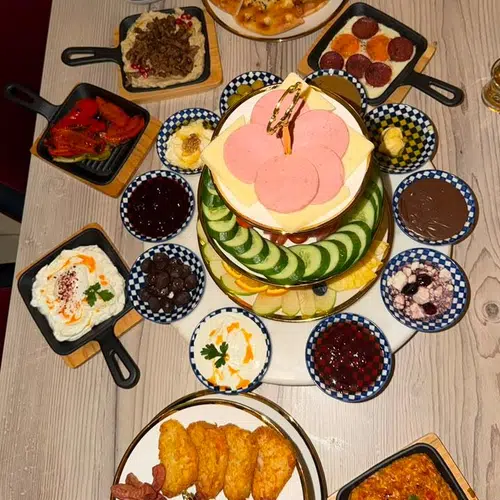 Royal Breakfast